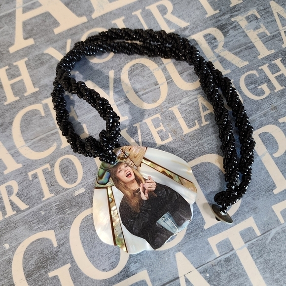 Taylor Swift Handmade Mother Of Pearl Beaded Shell Necklace - Picture 1 of 7